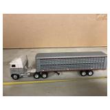 1/64Mack Ultra-liner metal Best Livestock Transefr