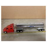 Peterbilt 387 Convential Cab & H.O.Bouchard Tanker