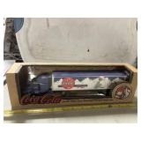 Ertl Coca-Cola Polar bear & Seal Freightliner