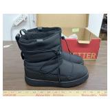 Puma womens size 7 1/2 boots