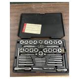 41 pc Crafsman Kromedge Tap & Adjustable Die Set