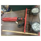 Tripod Halogen light set,  looks new