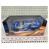 Hot Wheels 2001 Nascar, #6 Mark Martin