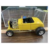 1/24 Ford Duece Roadster, Ertl,w/display