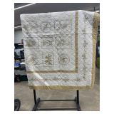 Martha Stewart twin size quilt, nice shape &