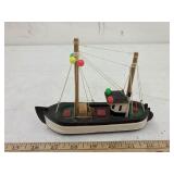 white & black little boat, approx 7 x 6 x 2