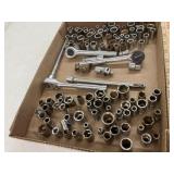 Lot of 1/4' drive ratches, extentions, sockets and