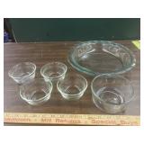 6 pce Pyrex bakeware- 9 1/2 ' pie plate,4 custard