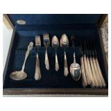 Rogers DeLuxe Plate 'Precious' flatware in case