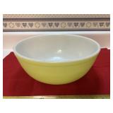 Vintage Yellow Pyrex bowl, well loved