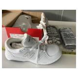 New Balance shoes SZ 8 1/2 & 2-XXL Slipper socks