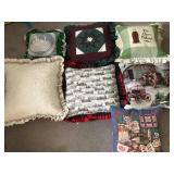 LOt of Decoratative pillows