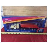1/55 Siku Eurobuilt Mack Truck & Bulk Hauler, NIB