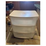 Sterilite plastic 3 drawers on wheels, 16x22x27