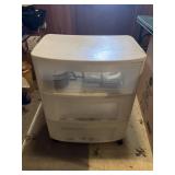 Sterlite plastic 3 drawers on wheels, 16x22x27
