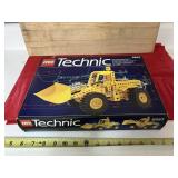 Vintage Lego Technic Payloader Set #8853, complete