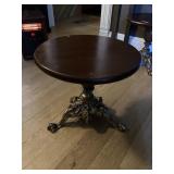 Table 18" round w/brass looking base, 16" tall