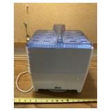 Deni Food Dehydrator w/ 6 trays, runs, top has