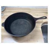 Lodge 10"  dutch oven, no lid,