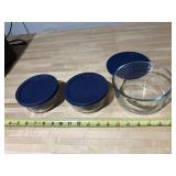 2 Pyrex round 2cup glass bakeware w/ lids and