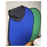 2 oval screens, will go in the bags provided