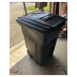 Totes garbage can
