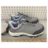Sketchers size 6