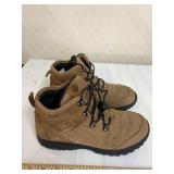 Columbia size 4