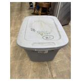 Sterilite 18 gal tote