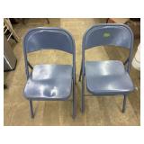 2 folding chairs