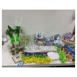 Luau party items & decor, 16 bowls, 13 plate,leis,