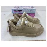 Skechers size 7