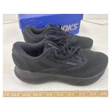 Brooks size 6