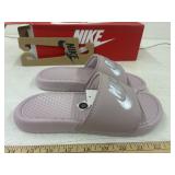 Nike size 7 sandals