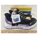 Skechers size 4