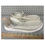 Hey dude size 10