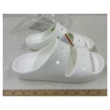 Crocs size m6, w 8