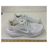 Nike size 8 1/2 dirty soles