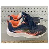 sketchers size 3 1/2, skuffed, used