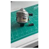 Vintage Zebco 909 Spincast Fishing Reel
