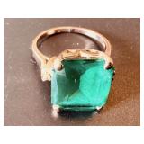 14 KT GOLD AND EMERALD RING