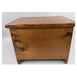 PINE BLANKET BOX