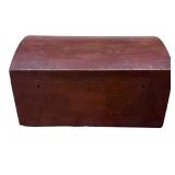 DOME TOPPED BLANKET BOX