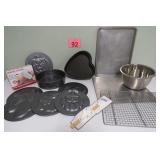Kitchen Bakeware Lot