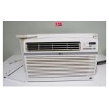 LG 10,000 BTU AC Unit - Tested -1 side Seal broken