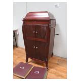 Beautiful - Working Victrola Model V V - XIV