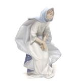 Lladro 5747 Mary Nativity Porcelain Figurine