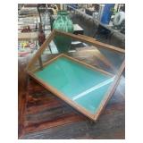 FLAT DISPLAY CASE