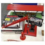 LIONEL TRAIN ACCESSORIES