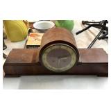 VINTAGE MANTEL CLOCK